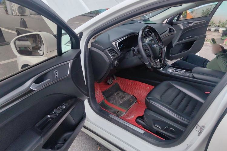 Used Ford Mondeo 2017 EcoBoost 180 Luxury Model Driver Seat