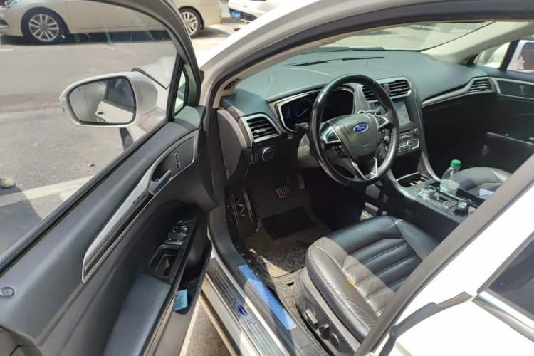 Used Ford Mondeo 2017 EcoBoost 180 Luxury Model Driver Seat