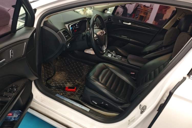 Used Ford Mondeo 2017 EcoBoost 180 Luxury Model Driver Seat