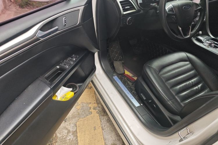 Used Ford Mondeo 2017 Restyled EcoBoost 180 Luxury Version Driver Seat