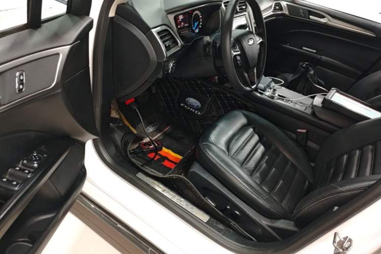 Used Ford Mondeo 2017 EcoBoost 180 Stylish Model Driver Seat