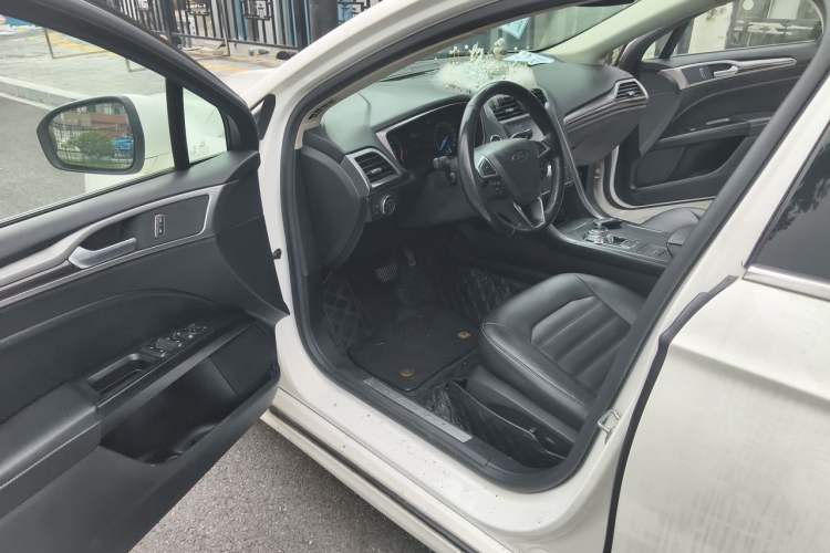 Used Ford Mondeo 2017 EcoBoost 180 Stylish Model Driver Seat