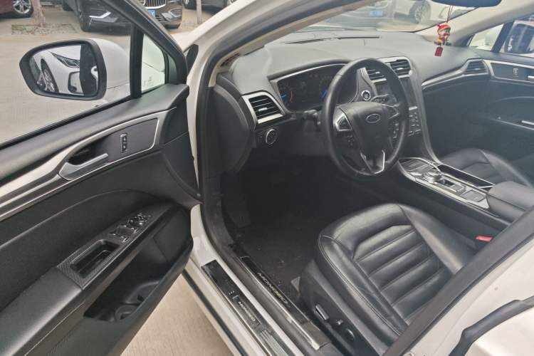 Used Ford Mondeo 2017 EcoBoost 180 Stylish Model Driver Seat