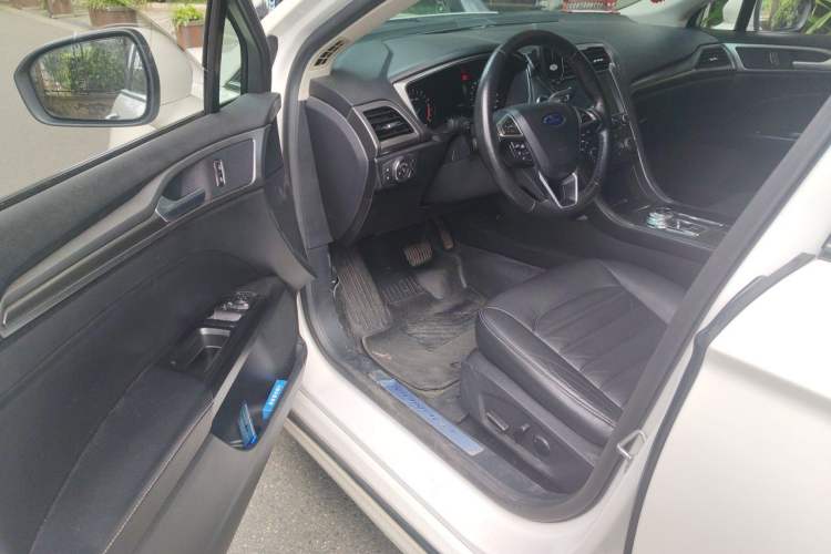 Used Ford Mondeo 2017 EcoBoost 180 Stylish Model Driver Seat