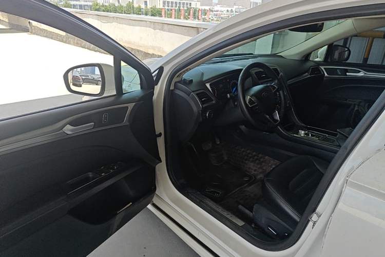 Used Ford Mondeo 2017 EcoBoost 180 Stylish Model Driver Seat