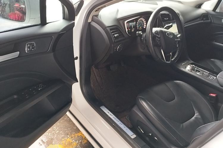 Used Ford Mondeo 2017 EcoBoost 245 Luxury Sport Model Driver Seat