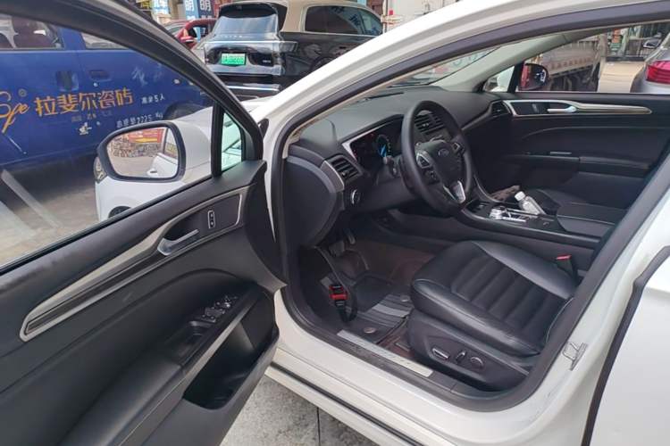 Used Ford Mondeo 2017 EcoBoost 180 Stylish Model Driver Seat