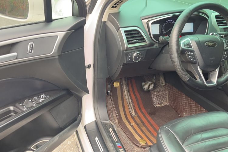 Used Ford Mondeo 2017 EcoBoost 180 Luxury Model Driver Seat