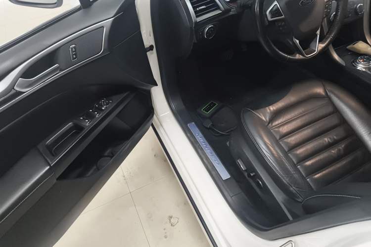 Used Ford Mondeo 2017 EcoBoost 200 Stylish Model Driver Seat