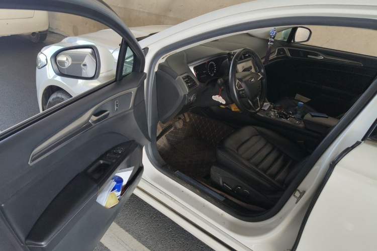 Used Ford Mondeo 2017 EcoBoost 180 Stylish Model Driver Seat