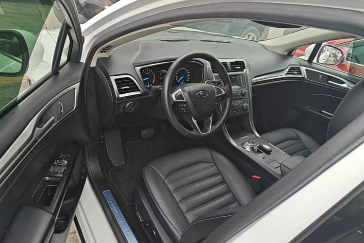 Used Ford Mondeo 2017 EcoBoost 180 Stylish Model Driver Seat