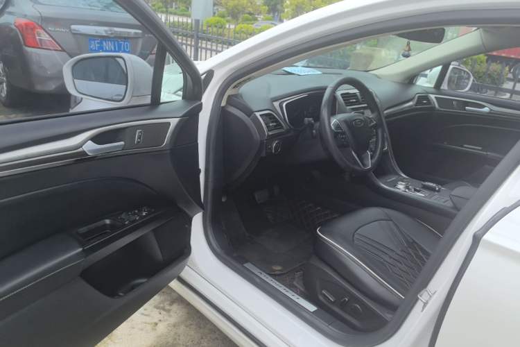 Used Ford Mondeo 2017 EcoBoost 200 Luxury Model Driver Seat