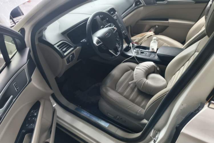 Used Ford Mondeo 2017 EcoBoost 180 Stylish Model Driver Seat