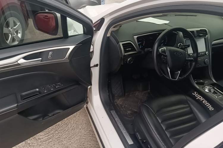 Used Ford Mondeo 2017 EcoBoost 180 Stylish Model Driver Seat