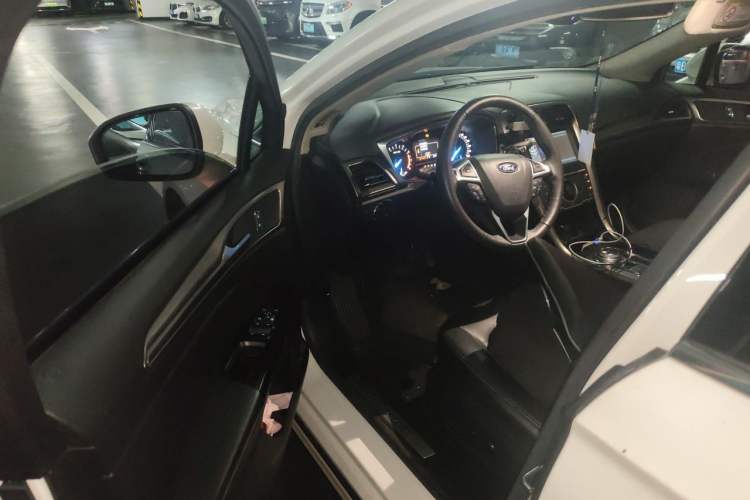Used Ford Mondeo 2017 EcoBoost 180 Stylish Model Driver Seat
