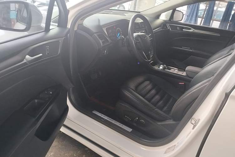 Used Ford Mondeo 2017 EcoBoost 200 Stylish Model Driver Seat