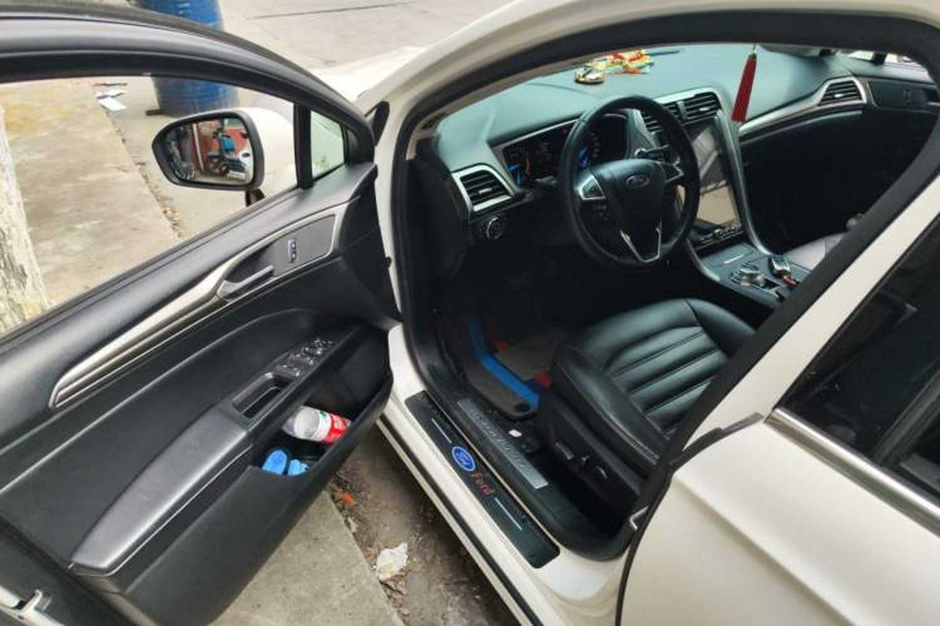 Used Ford Mondeo 2017 EcoBoost 200 Stylish Model Driver Seat
