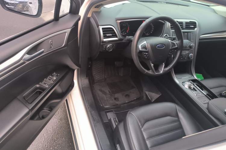 Used Ford Mondeo 2017 EcoBoost 180 Stylish Model Driver Seat