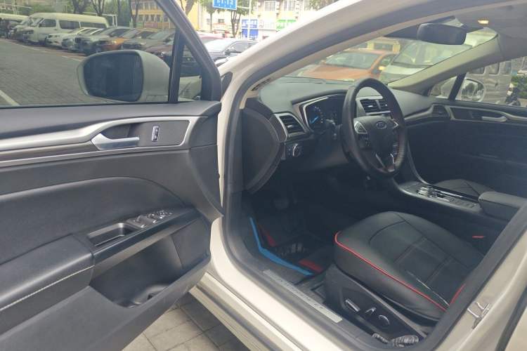 Used Ford Mondeo 2017 EcoBoost 180 Luxury Model Driver Seat