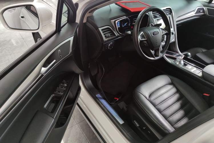 Used Ford Mondeo 2017 Restyled EcoBoost 180 Luxury Version Driver Seat