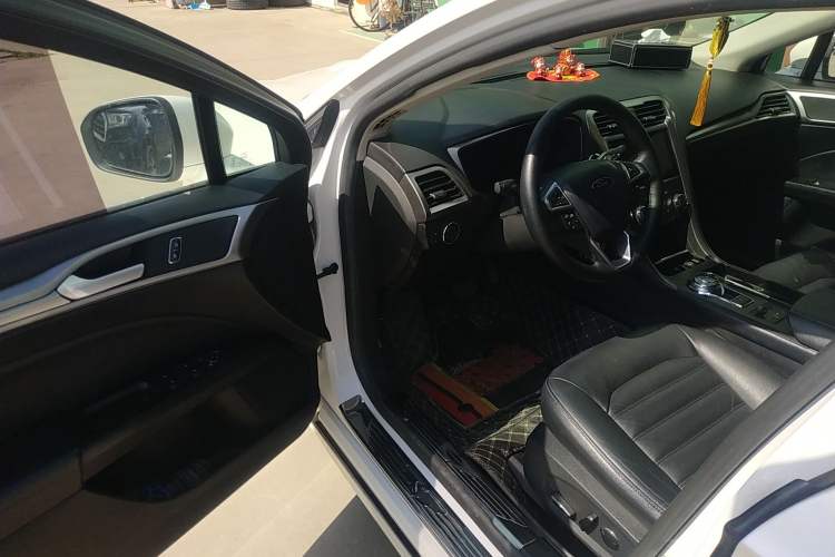Used Ford Mondeo 2017 EcoBoost 180 Stylish Model Driver Seat