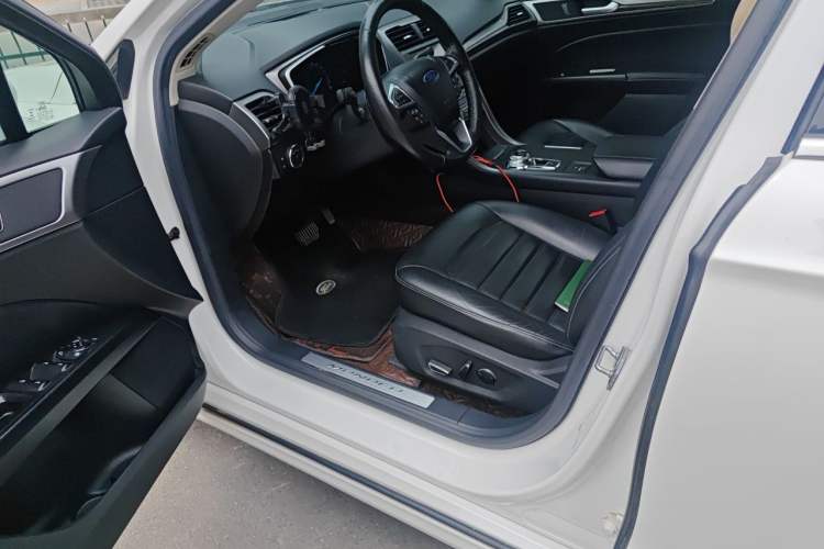 Used Ford Mondeo 2017 EcoBoost 180 Luxury Model Driver Seat