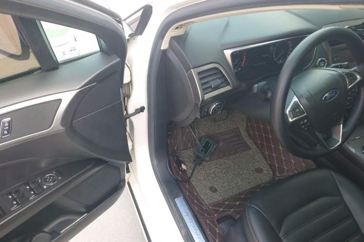 Used Ford Mondeo 2017 EcoBoost 200 Stylish Model Driver Seat