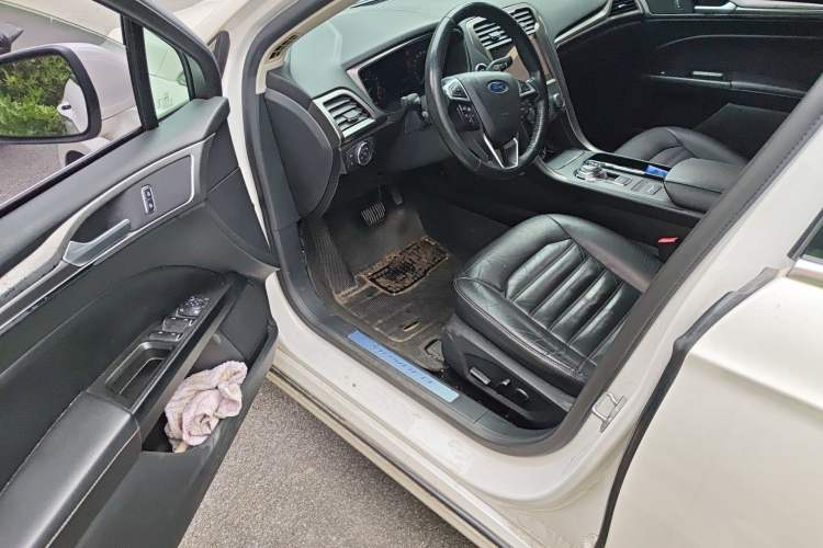 Used Ford Mondeo 2017 EcoBoost 180 Stylish Model Driver Seat