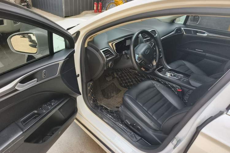 Used Ford Mondeo 2017 EcoBoost 180 Luxury Model Driver Seat