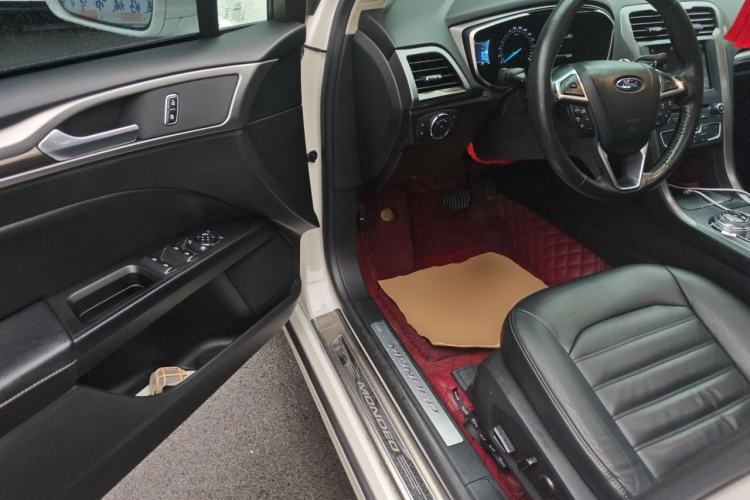 Used Ford Mondeo 2017 EcoBoost 200 Luxury Model Driver Seat