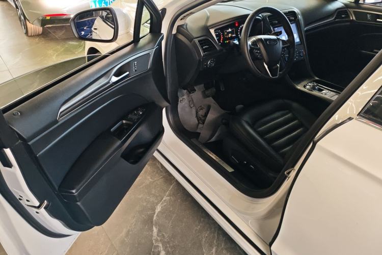 Used Ford Mondeo 2017 EcoBoost 180 Stylish Model Driver Seat