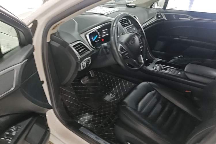 Used Ford Mondeo 2017 EcoBoost 200 Luxury Model Driver Seat