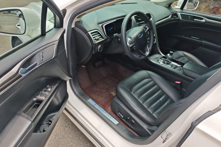 Used Ford Mondeo 2017 EcoBoost 180 Luxury Model Driver Seat