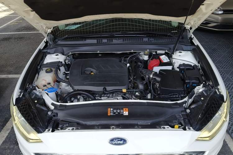 Used Ford Mondeo 2017 EcoBoost 180 Stylish Model Engine Bay