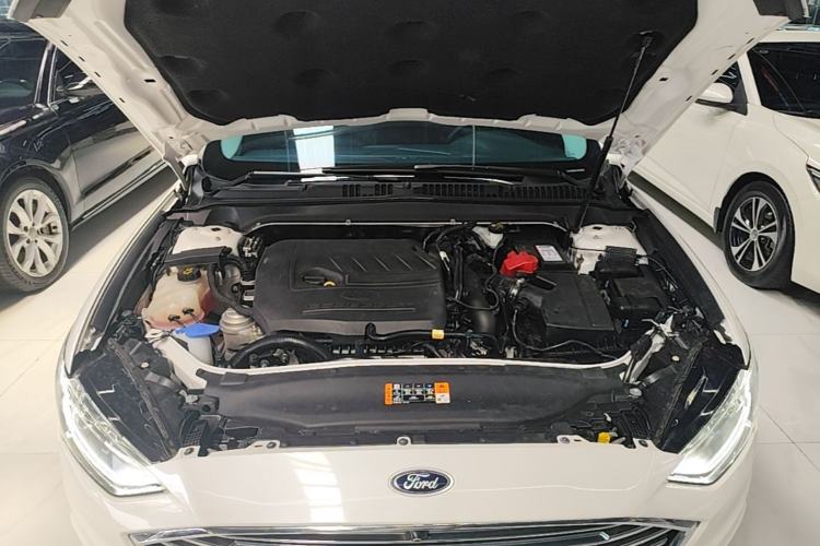 Used Ford Mondeo 2017 EcoBoost 180 Stylish Model Engine Bay