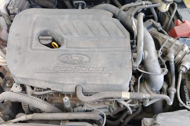 Used Ford Mondeo 2017 EcoBoost 180 Stylish Model Engine Bay