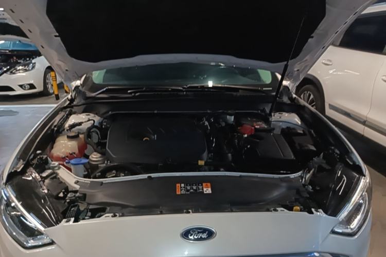 Used Ford Mondeo 2017 EcoBoost 180 Stylish Model Engine Bay