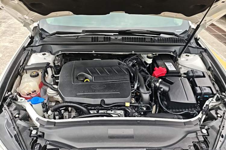 Used Ford Mondeo 2017 EcoBoost 180 Stylish Model Engine Bay