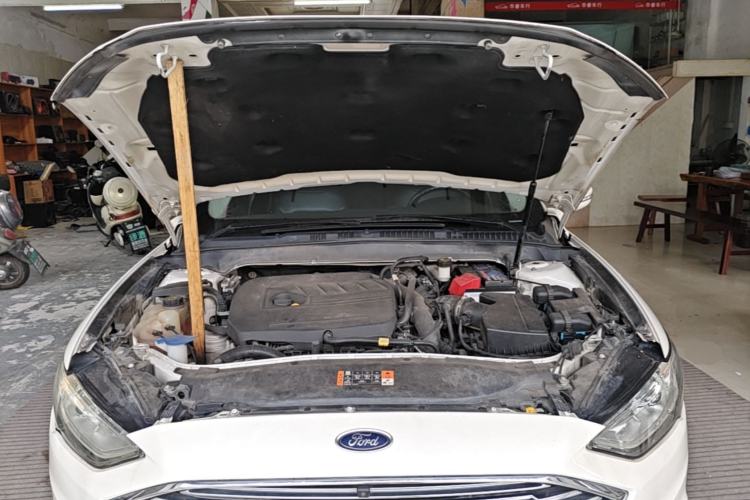 Used Ford Mondeo 2017 EcoBoost 180 Stylish Model Engine Bay