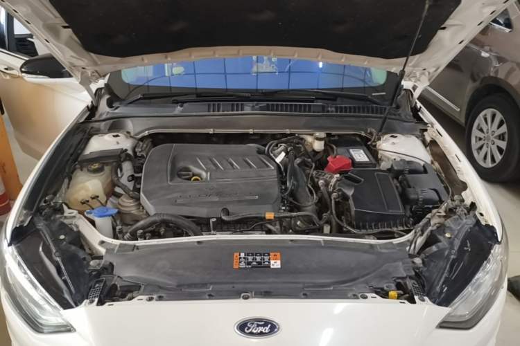 Used Ford Mondeo 2017 EcoBoost 180 Stylish Model Engine Bay