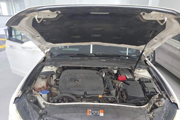 Used Ford Mondeo 2017 EcoBoost 180 Stylish Model Engine Bay