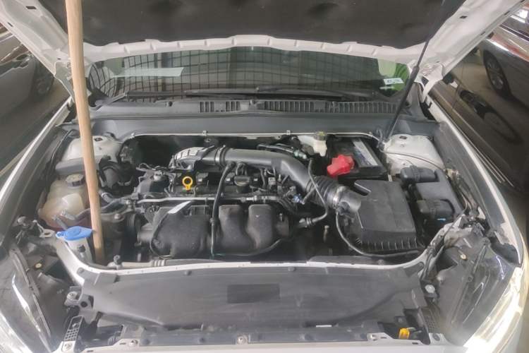 Used Ford Mondeo 2017 EcoBoost 200 Stylish Model Engine Bay