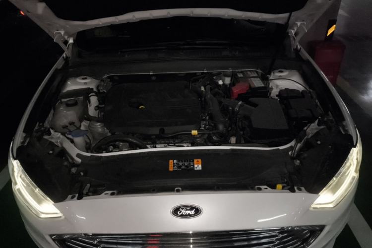 Used Ford Mondeo 2017 EcoBoost 180 Stylish Model Engine Bay