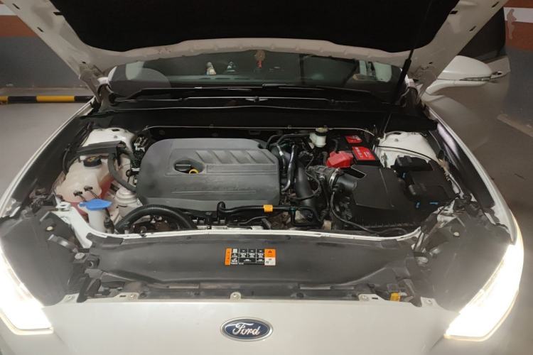 Used Ford Mondeo 2017 EcoBoost 180 Stylish Model Engine Bay