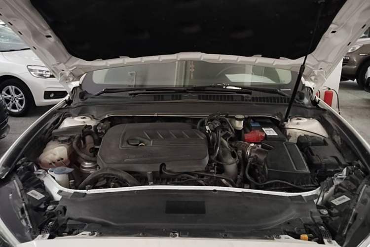 Used Ford Mondeo 2017 EcoBoost 180 Luxury Model Engine Bay