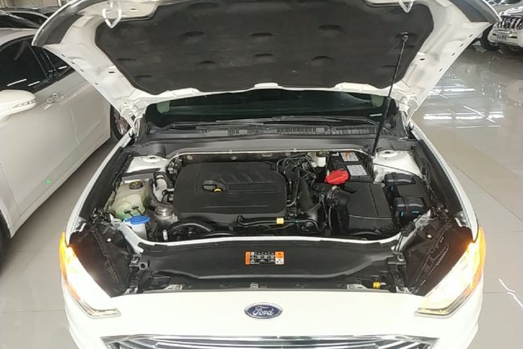 Used Ford Mondeo 2017 EcoBoost 180 Stylish Model Engine Bay