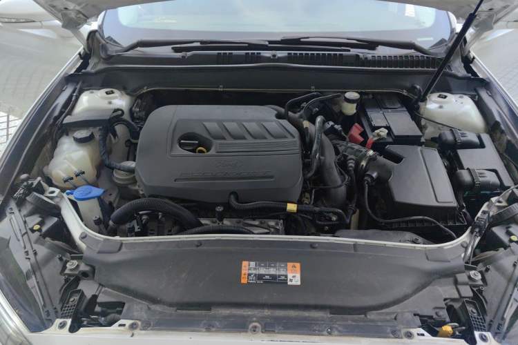 Used Ford Mondeo 2017 EcoBoost 180 Stylish Model Engine Bay