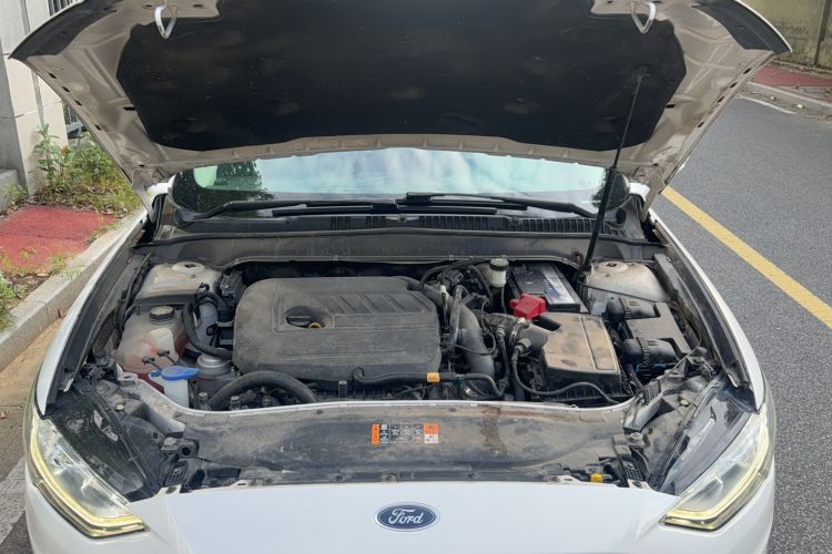Used Ford Mondeo 2017 EcoBoost 180 Stylish Model Engine Bay