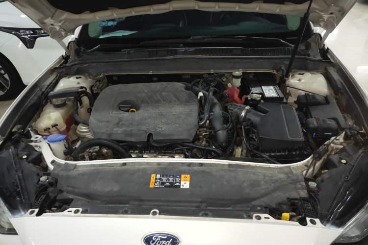 Used Ford Mondeo 2017 EcoBoost 180 Stylish Model Engine Bay