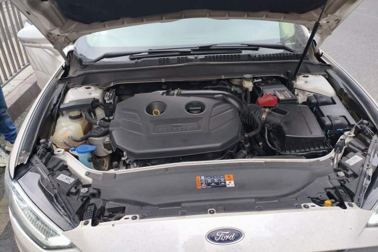 Used Ford Mondeo 2017 EcoBoost 200 Luxury Model Engine Bay